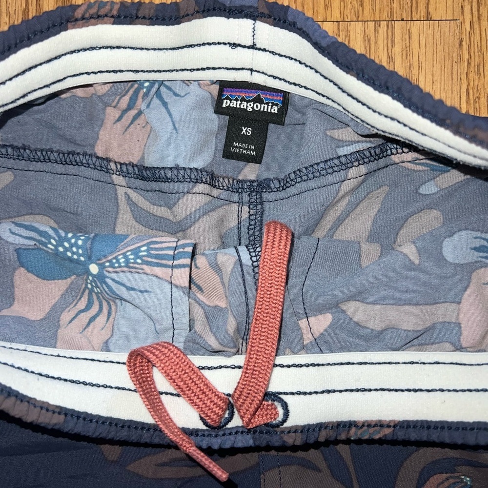 Patagonia Shorts - Picture 4 of 5
